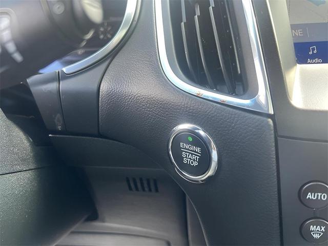 Photo of 2020 Iconic Silver Metallic Ford Edge