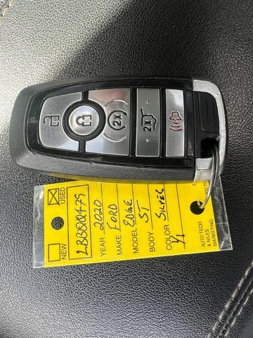 Photo of 2020 Iconic Silver Metallic Ford Edge
