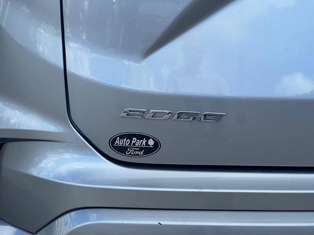 Photo of 2020 Iconic Silver Metallic Ford Edge