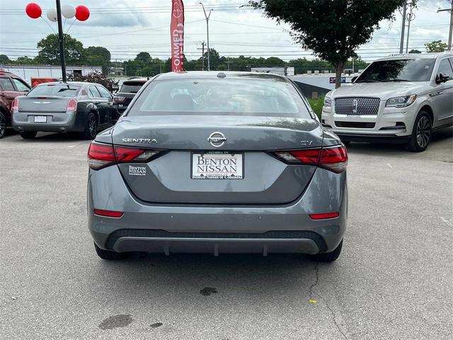 Photo of 2022 Gun Metallic Nissan Sentra