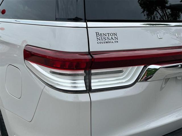 Photo of 2024 CERAMIC PEARL MET 3C Lincoln Navigator