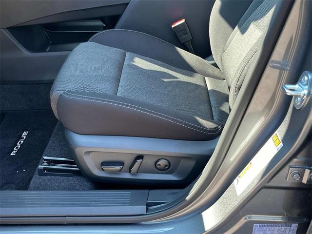 Photo of 2026 Gun Metallic Nissan Rogue