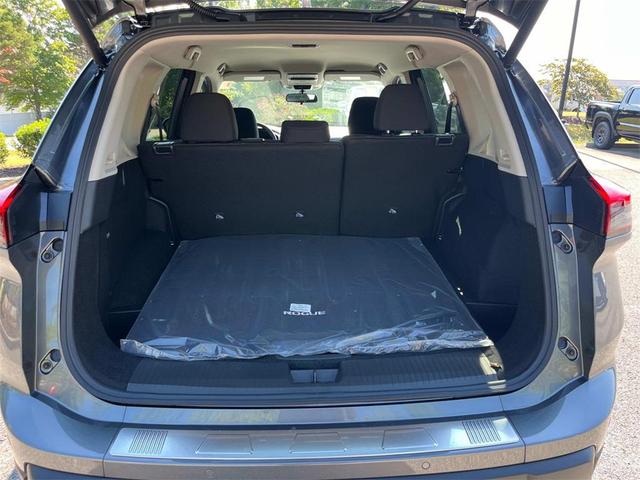 Photo of 2026 Gun Metallic Nissan Rogue