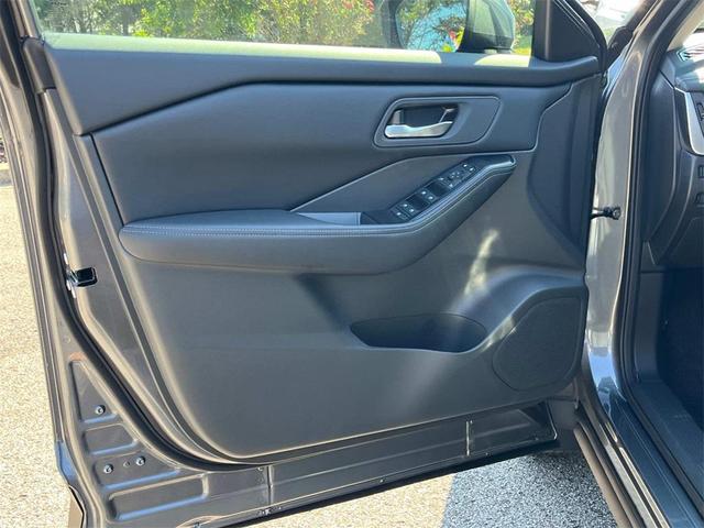 Photo of 2026 Gun Metallic Nissan Rogue