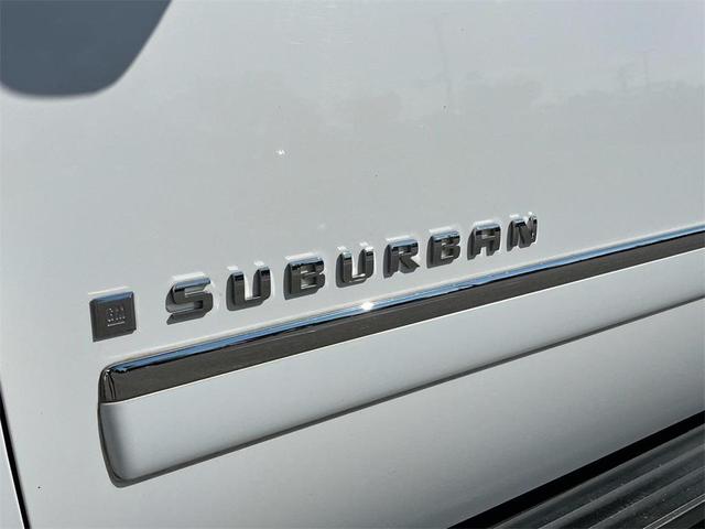 Photo of 2009 Summit White Chevrolet Suburban