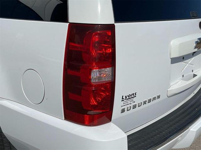 Photo of 2009 Summit White Chevrolet Suburban