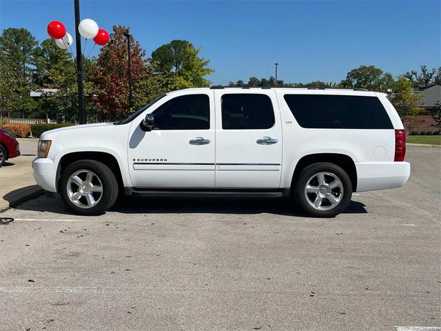 Photo of 2009 Summit White Chevrolet Suburban