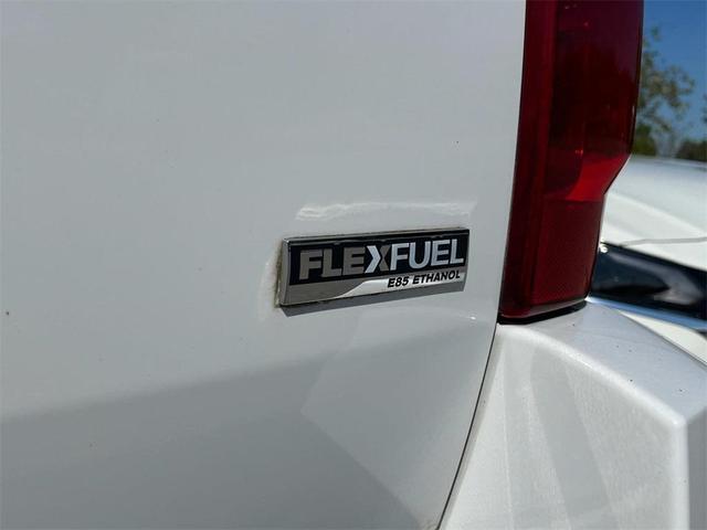 Photo of 2009 Summit White Chevrolet Suburban