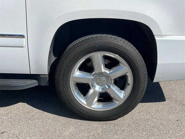Photo of 2009 Summit White Chevrolet Suburban
