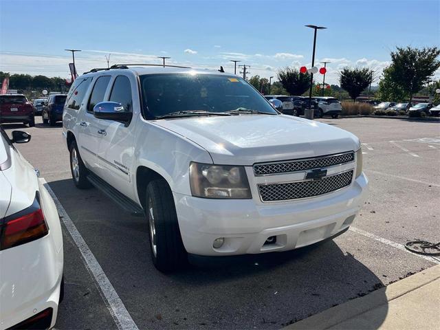 Photo of 2009 Summit White Chevrolet Suburban