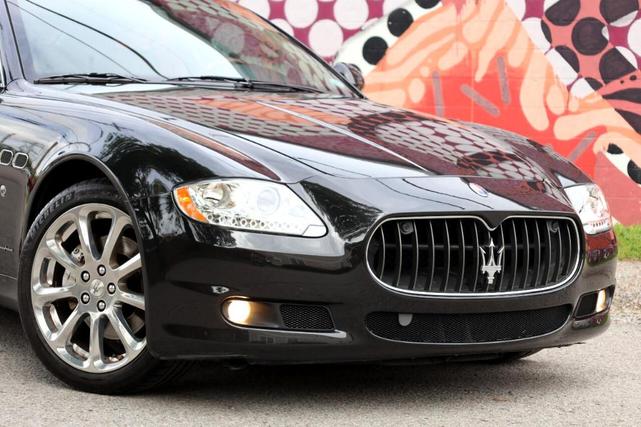 Photo of 2009 Gray Maserati Quattroporte