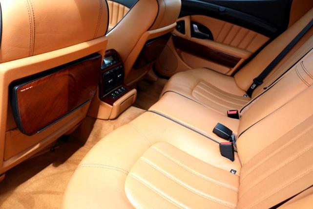 Photo of 2009 Gray Maserati Quattroporte