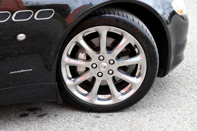 Photo of 2009 Gray Maserati Quattroporte