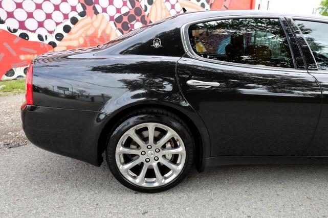 Photo of 2009 Gray Maserati Quattroporte