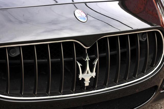 Photo of 2009 Gray Maserati Quattroporte