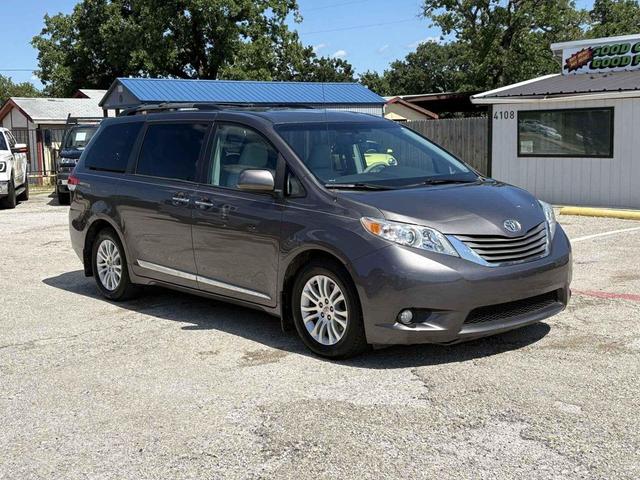 Photo of 2013  Toyota Sienna