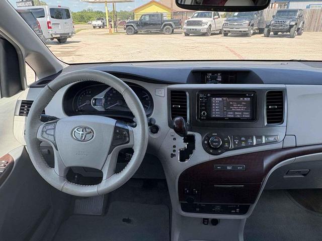 Photo of 2013  Toyota Sienna