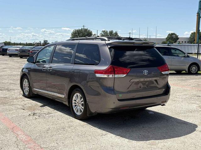 Photo of 2013  Toyota Sienna