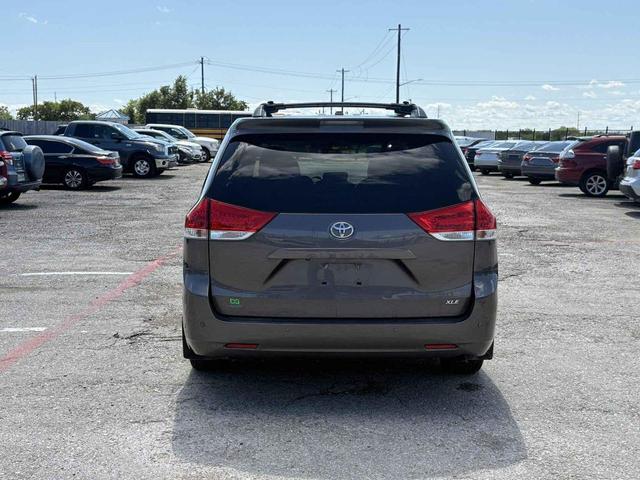 Photo of 2013  Toyota Sienna