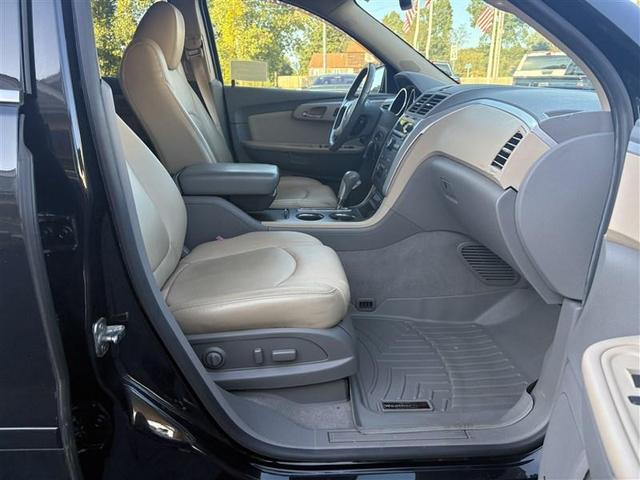 Photo of 2012 GREEN Chevrolet Traverse