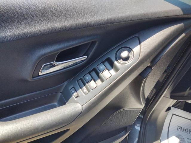 Photo of 2017 Nightfall Gray Metallic Chevrolet Trax