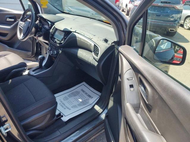 Photo of 2017 Nightfall Gray Metallic Chevrolet Trax