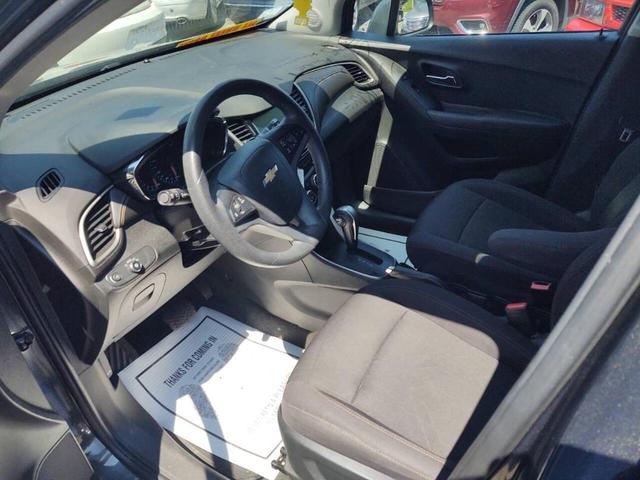 Photo of 2017 Nightfall Gray Metallic Chevrolet Trax
