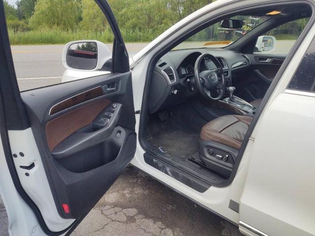 Photo of 2013 Ibis White Audi Q5