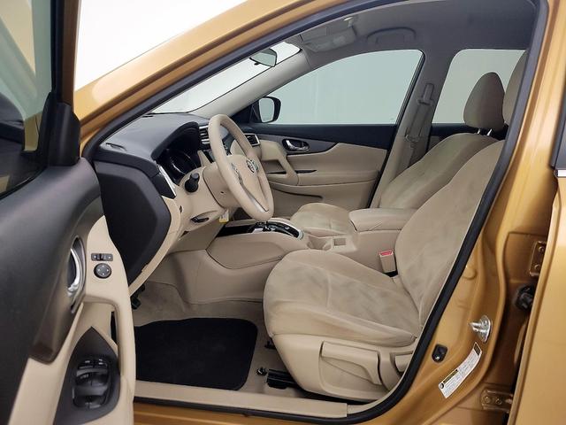 Photo of 2015 Gold Nissan Rogue