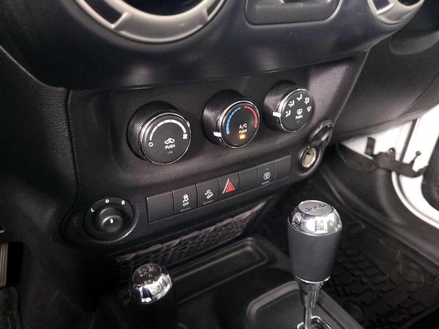 Photo of 2018 White Jeep Wrangler