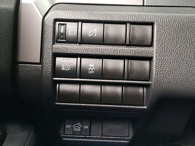 Photo of 2024 White Toyota Tacoma