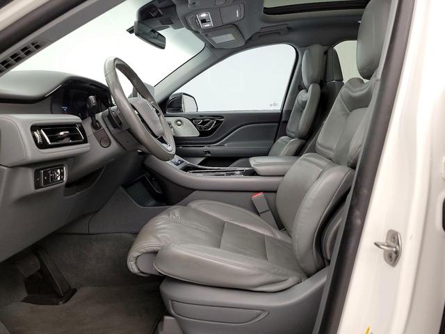 Photo of 2020 White Lincoln Aviator
