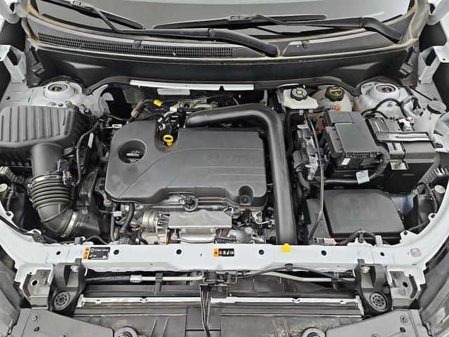 Photo of 2024 White Chevrolet Equinox
