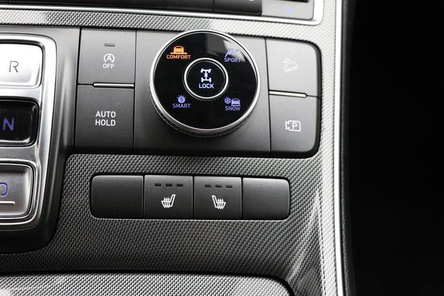 Photo of 2023 Quartz White Hyundai SANTA FE