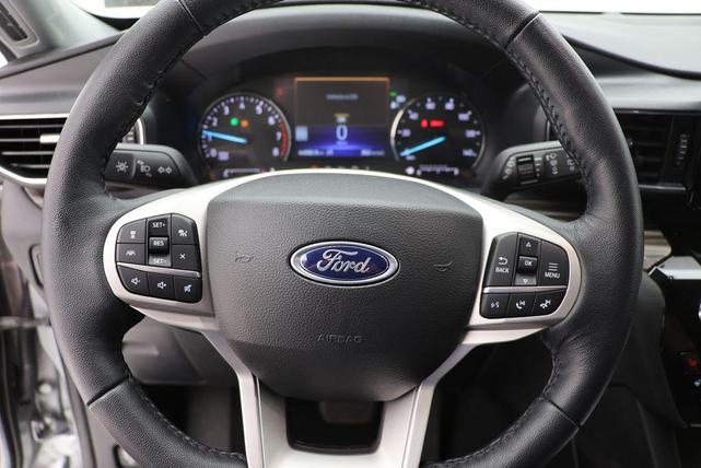 Photo of 2023 Iconic Silver Metallic Ford Explorer