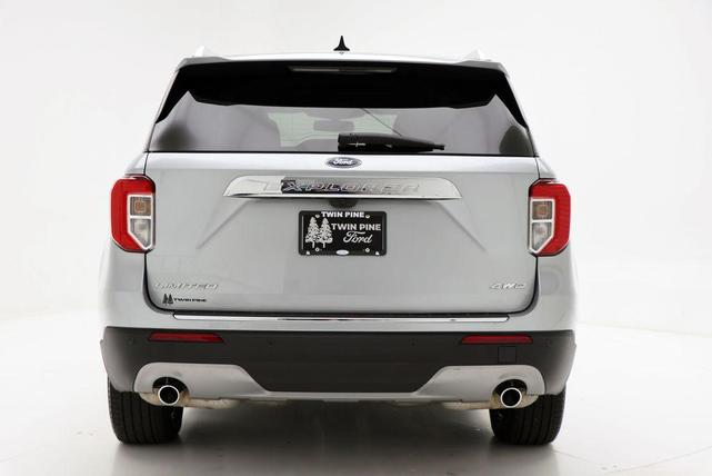 Photo of 2023 Iconic Silver Metallic Ford Explorer