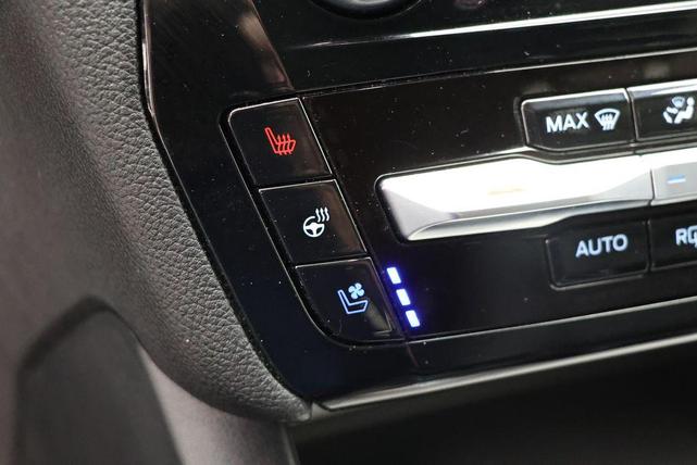 Photo of 2023 Iconic Silver Metallic Ford Explorer