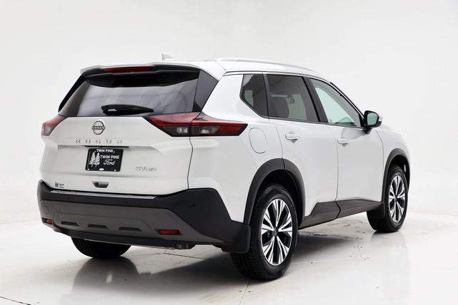 Photo of 2023 Brilliant Silver Metallic Nissan Rogue