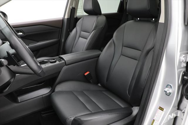 Photo of 2023 Brilliant Silver Metallic Nissan Rogue