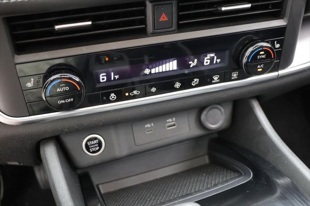 Photo of 2023 Brilliant Silver Metallic Nissan Rogue