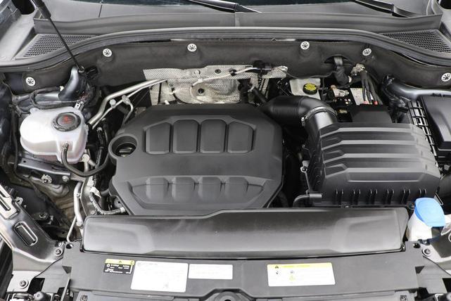 Photo of 2024 Platinum Gray Metallic Volkswagen Atlas