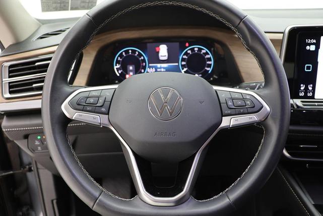Photo of 2024 Platinum Gray Metallic Volkswagen Atlas