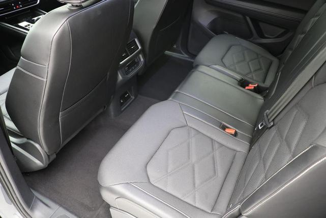 Photo of 2024 Platinum Gray Metallic Volkswagen Atlas