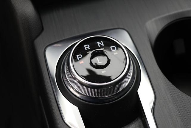 Photo of 2025 Oxford White Ford Escape