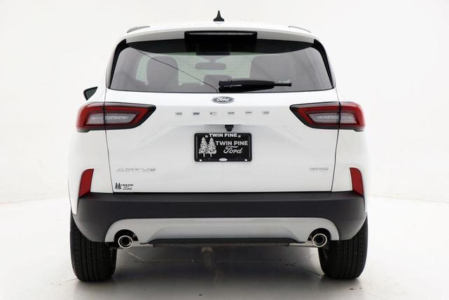 Photo of 2025 Oxford White Ford Escape