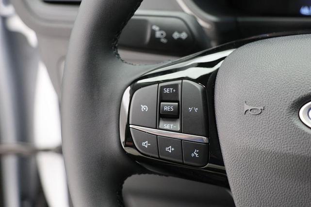 Photo of 2025 Oxford White Ford Escape