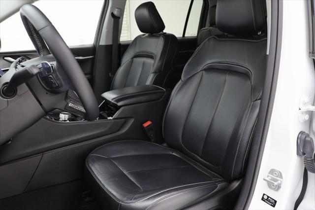 Photo of 2022 Bright White Clearcoat Jeep Grand Cherokee L