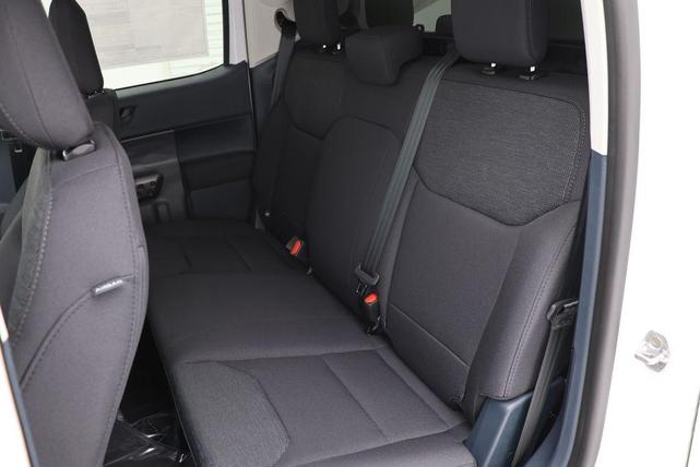Photo of 2025 Oxford White Ford Maverick