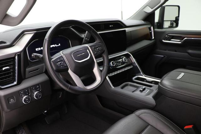 Photo of 2024 Onyx Black GMC Sierra 2500