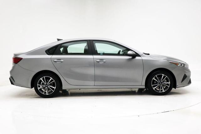 Photo of 2024 Steel Gray Kia Forte